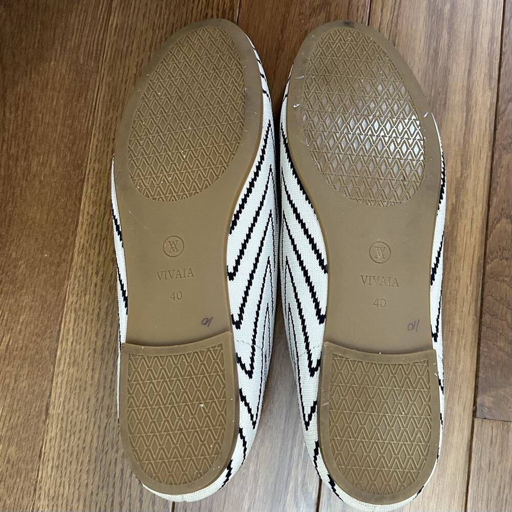 Women's Black and White Flats - Picture 9 of 9